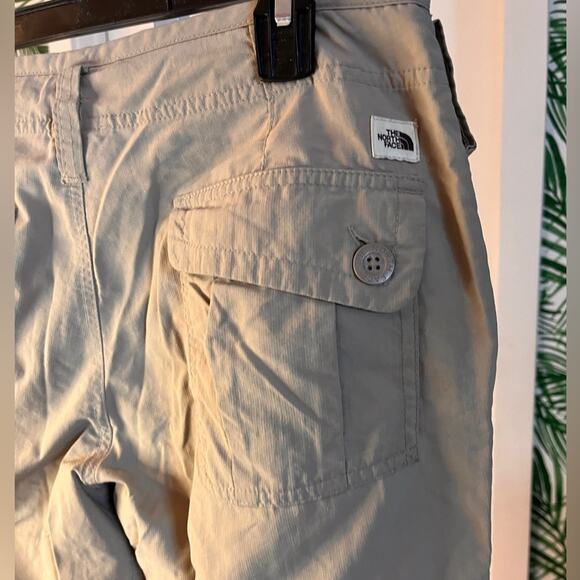 The North Face Women’s Tan Nylon Utility Pants size 8 - Picture 5 of 11